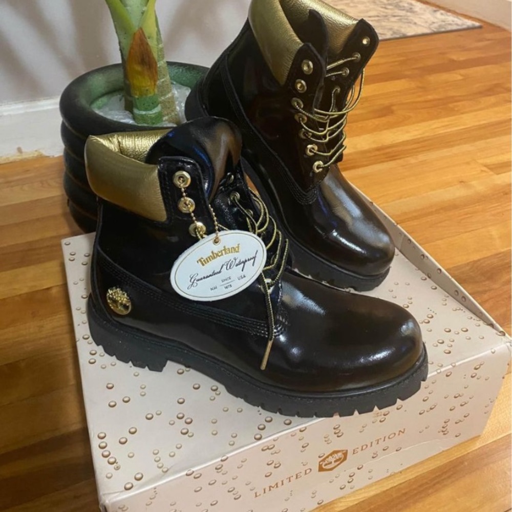 Timberland Premium Men's 6" Boot Size 9M